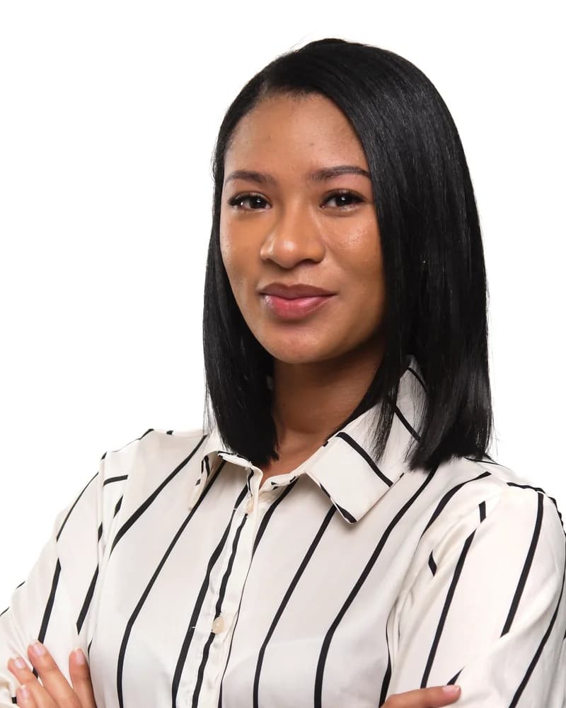Darnelle L, Administration